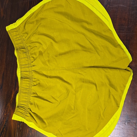 Nike Green Athletic Shorts Dri-FIT Comfort - Picture 3 of 3